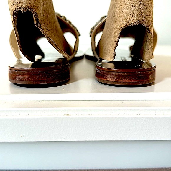 NWOB!!Beautiful White with Beaded Top Thong Sandals - Picture 6 of 7